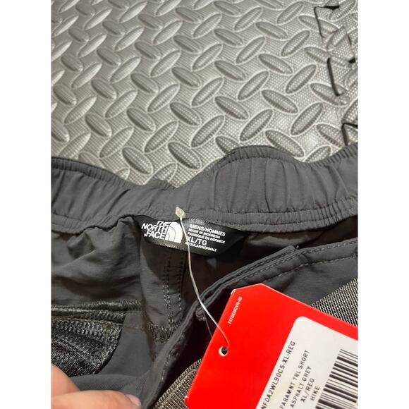The North Face Paramount Trail Shorts Mens XL Gray Hiking Outdoor Cargo Nylon - Picture 4 of 8